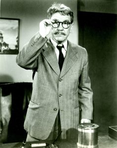 Alacakaranlık Kuşağı, 8. Bölüm (1959) - Henry Bemis